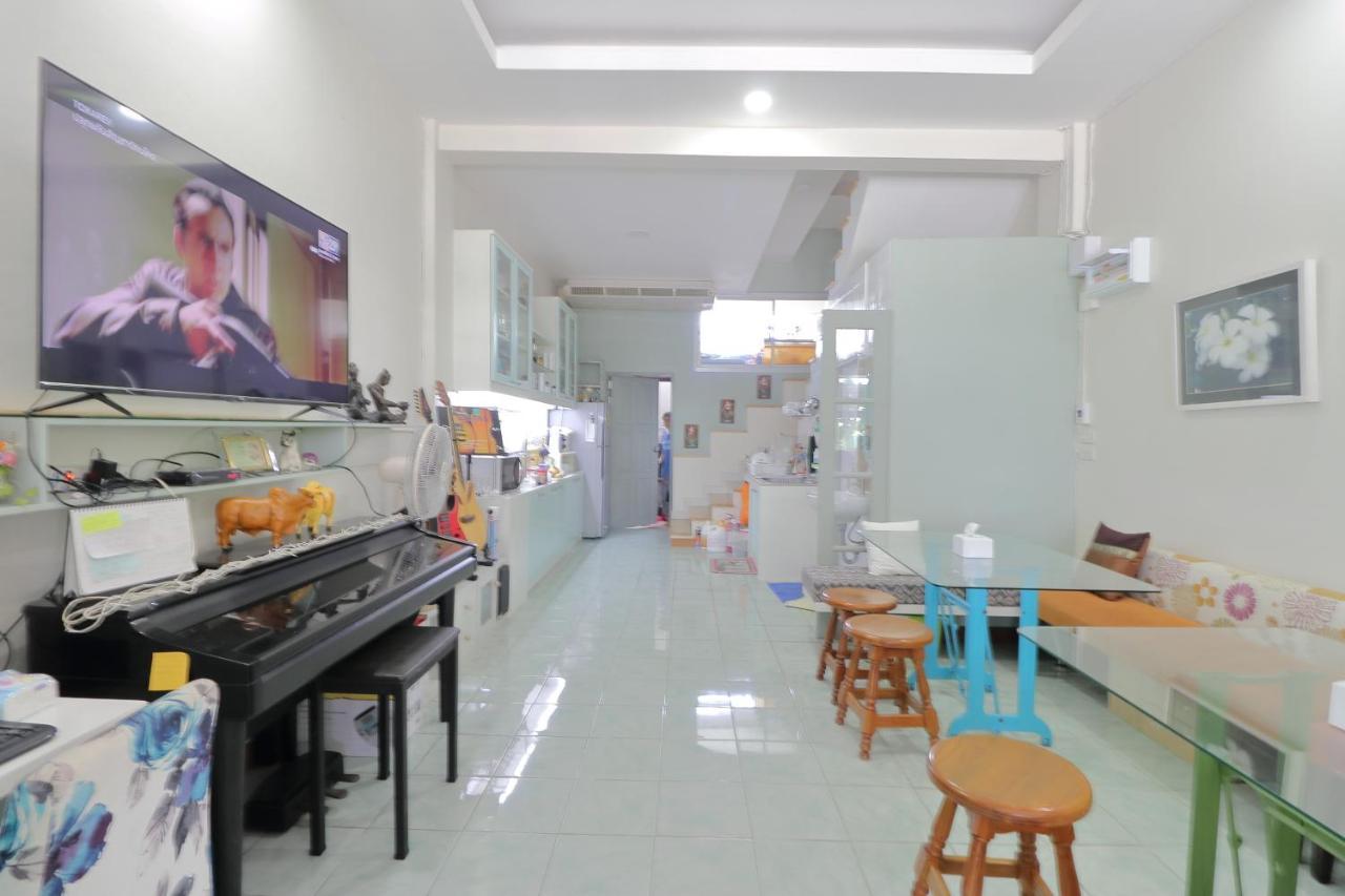 Saen Sabai Hostel Bangkok Kültér fotó