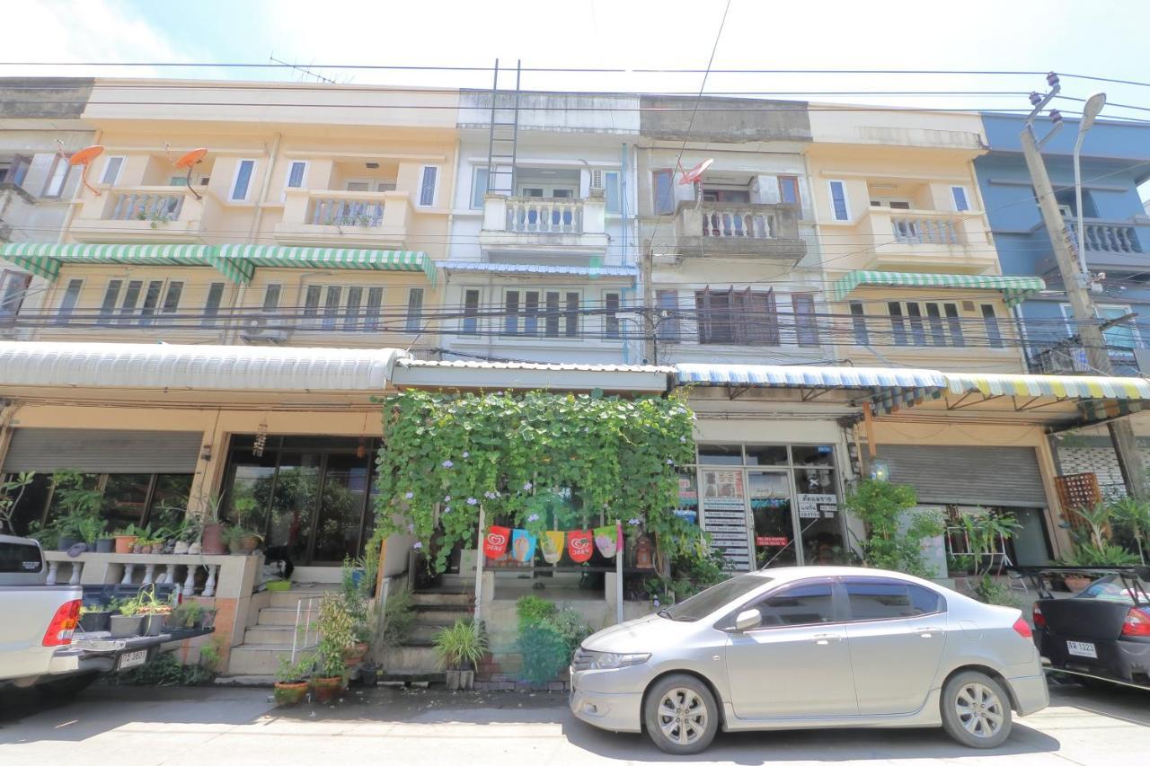 Saen Sabai Hostel Bangkok Kültér fotó