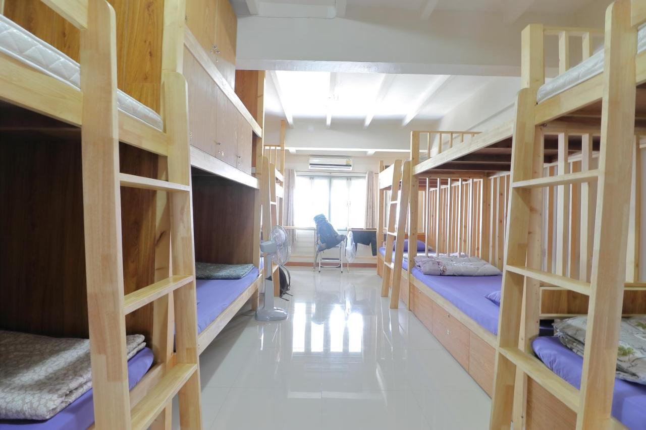 Saen Sabai Hostel Bangkok Kültér fotó